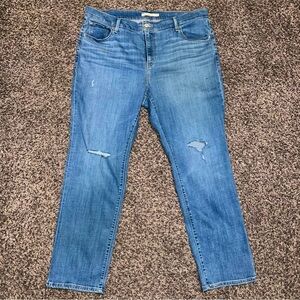 Woman’s High Rise Straight 724